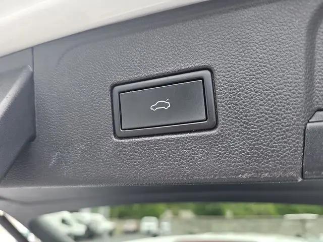 2022 Volkswagen Atlas 2.0T SE w/Technology