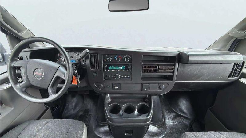 2022 GMC Savana 2500 Work Van