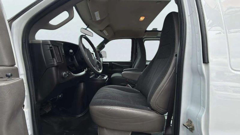2022 GMC Savana 2500 Work Van