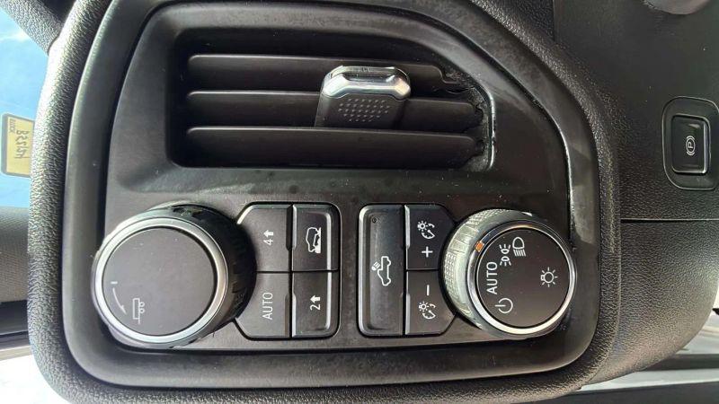 2022 Chevrolet Silverado 1500 4WD Crew Cab Standard Bed WT