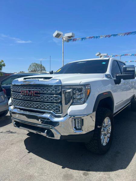2023 GMC Sierra 3500HD 4WD Crew Cab Standard Bed Denali for sale in Fontana, CA