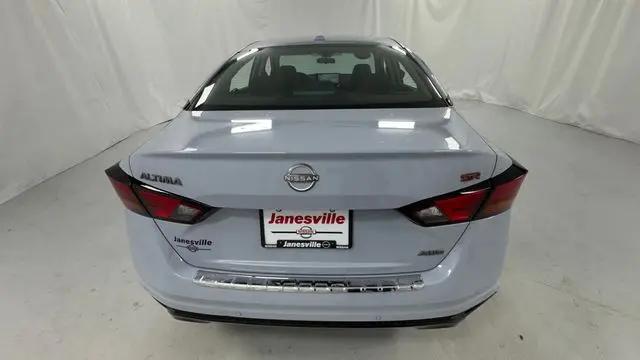 2023 Nissan Altima SR Intelligent AWD