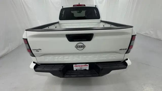 2025 Nissan Frontier Crew Cab SV 4x4