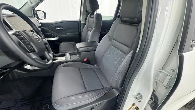 2025 Nissan Frontier Crew Cab SV 4x4