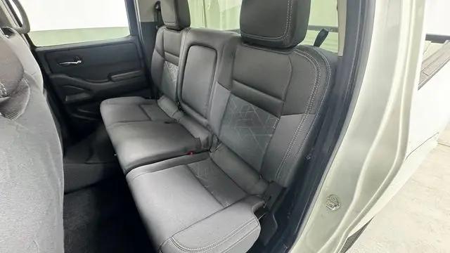 2025 Nissan Frontier Crew Cab SV 4x4