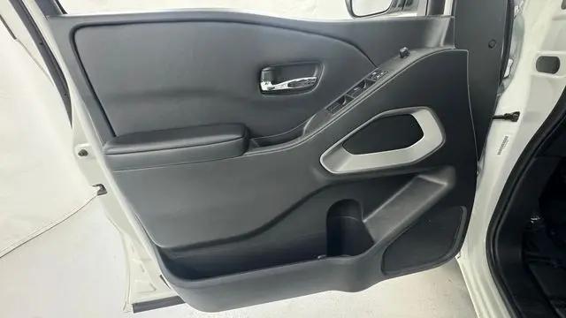 2025 Nissan Frontier Crew Cab SV 4x4