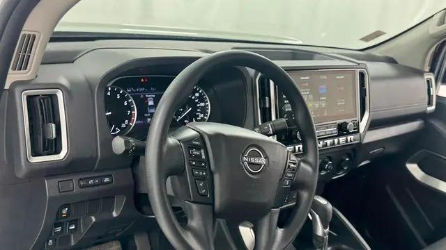 2025 Nissan Frontier Crew Cab SV 4x4
