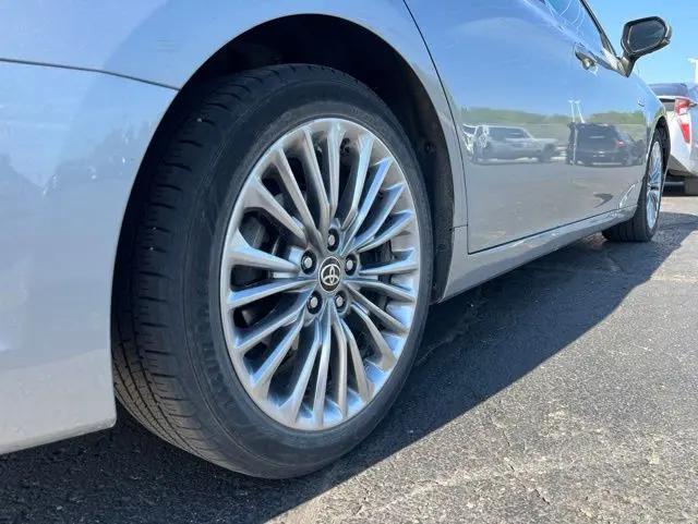 2021 Toyota Avalon Limited Hybrid