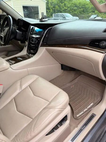 2018 Cadillac Escalade Luxury
