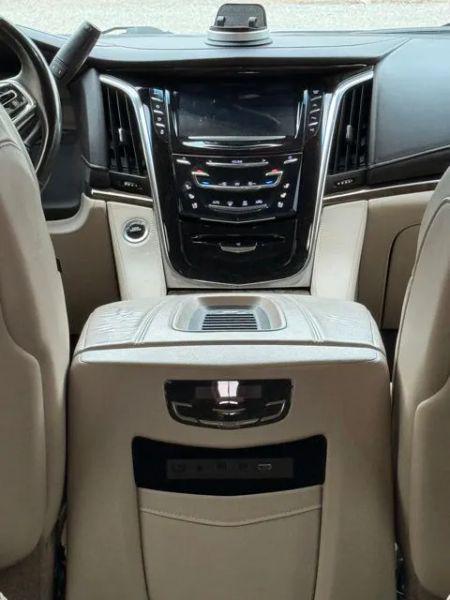 2018 Cadillac Escalade Luxury
