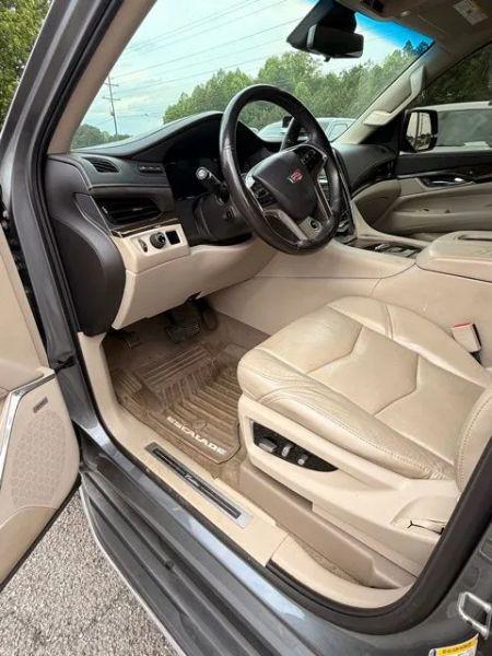 2018 Cadillac Escalade Luxury