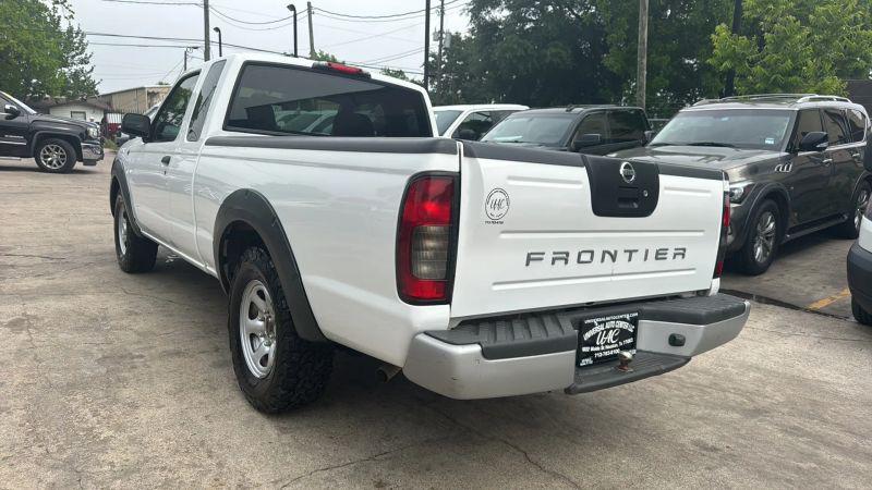2004 Nissan Frontier XE