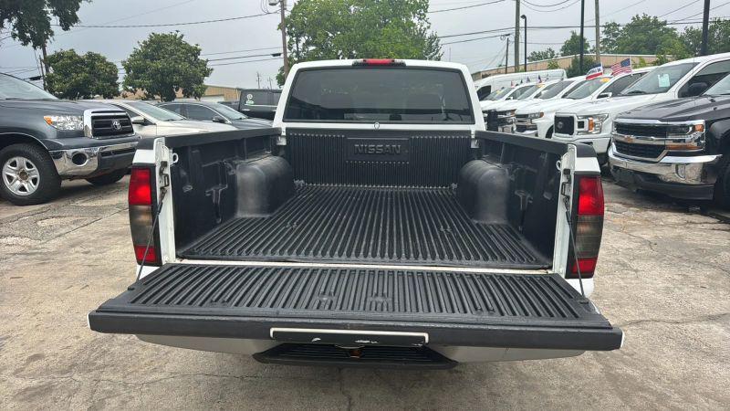 2004 Nissan Frontier XE