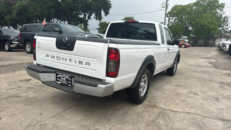 2004 Nissan Frontier XE