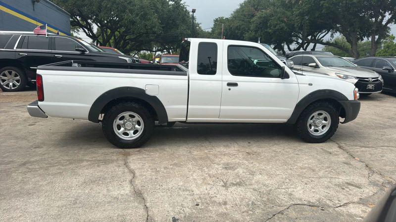 2004 Nissan Frontier XE