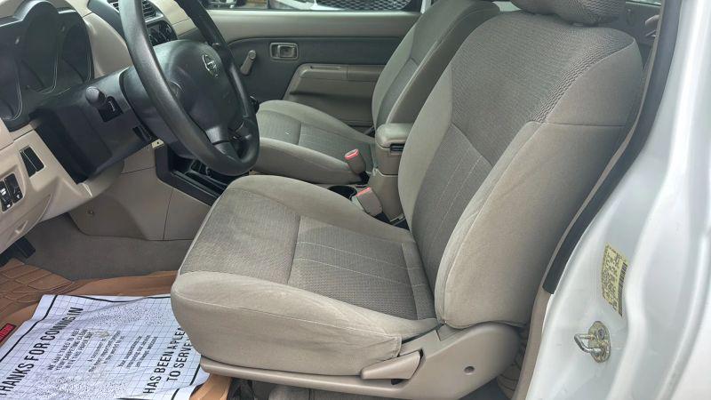 2004 Nissan Frontier XE