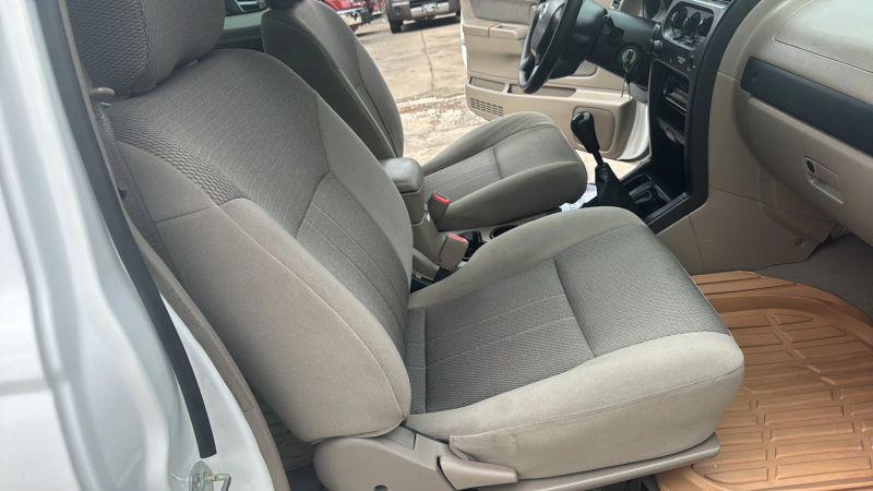 2004 Nissan Frontier XE