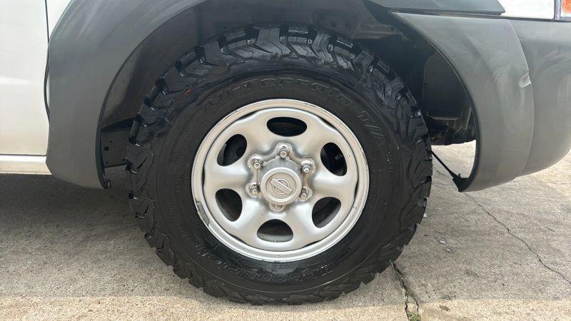 2004 Nissan Frontier XE