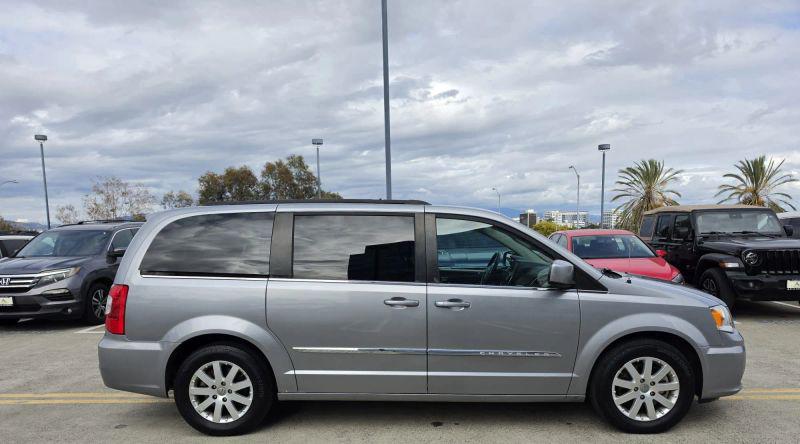 2015 Chrysler Town & Country Touring