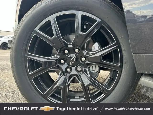 2026 Chevrolet Suburban LS, 4WD