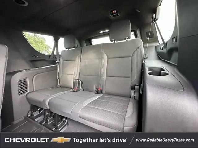 2026 Chevrolet Suburban LS, 4WD