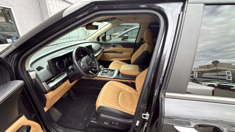 2024 Kia Carnival MPV LX Seat Package