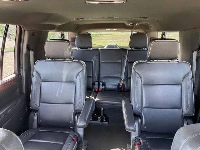 2023 Chevrolet Suburban 2WD Premier