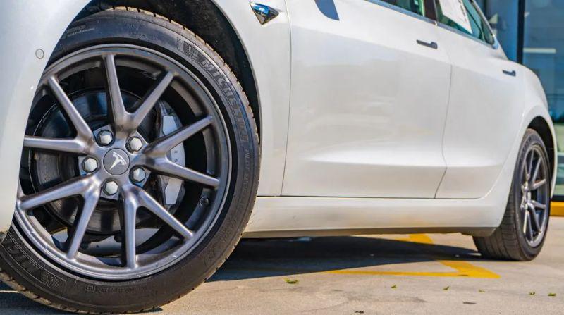 2020 Tesla Model 3 Standard Range Plus Rear-Wheel Drive