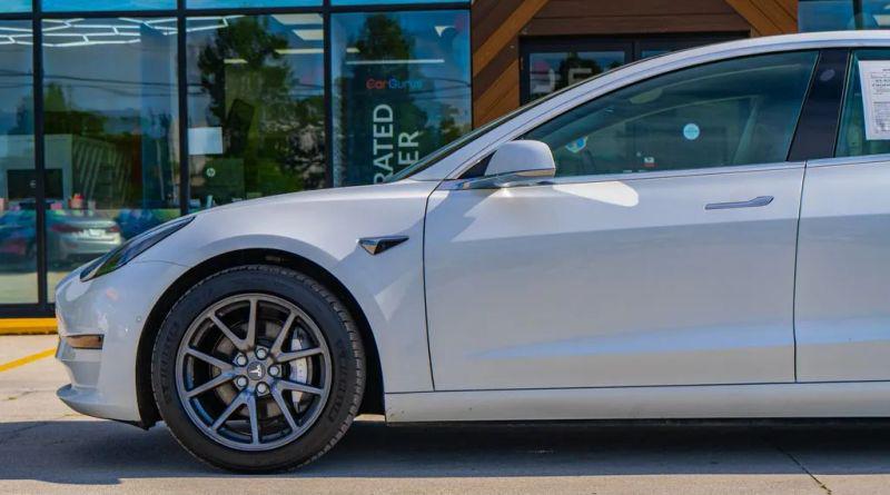 2020 Tesla Model 3 Standard Range Plus Rear-Wheel Drive