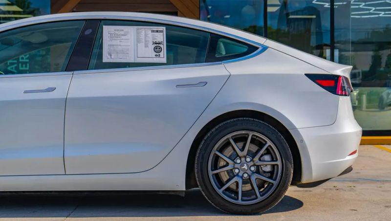 2020 Tesla Model 3 Standard Range Plus Rear-Wheel Drive