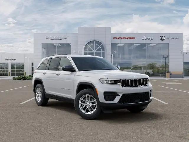 2026 Jeep Grand Cherokee Laredo 4x4