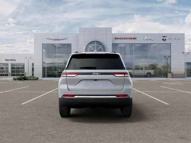 2026 Jeep Grand Cherokee Laredo 4x4