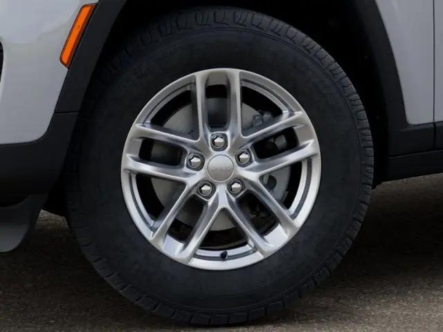2026 Jeep Grand Cherokee Laredo 4x4