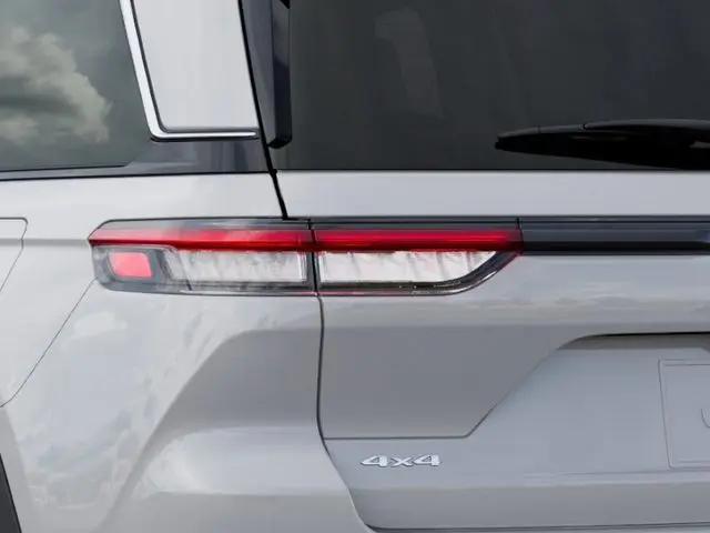 2026 Jeep Grand Cherokee Laredo 4x4