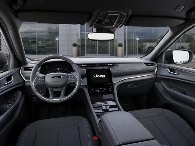 2026 Jeep Grand Cherokee Laredo 4x4