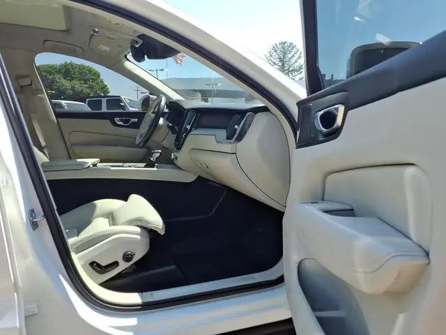 2021 Volvo XC60 T5 Inscription