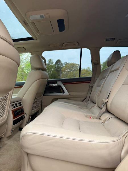 2013 Toyota Land Cruiser V8