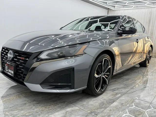 2023 Nissan Altima SR FWD