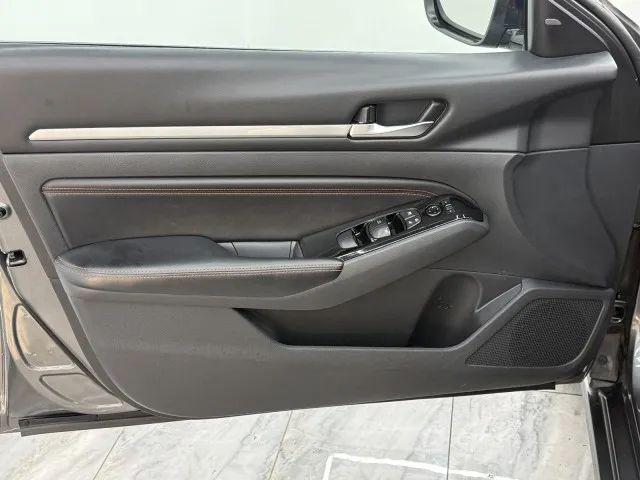 2023 Nissan Altima SR FWD