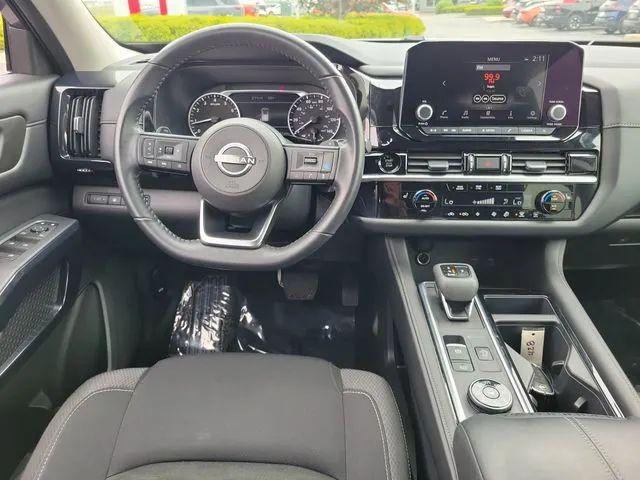 2025 Nissan Pathfinder SV 4WD