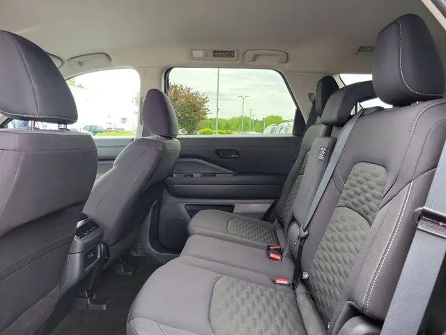 2025 Nissan Pathfinder SV 4WD