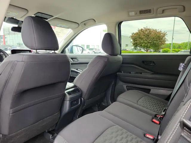 2025 Nissan Pathfinder SV 4WD