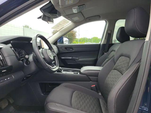 2025 Nissan Pathfinder SV 4WD
