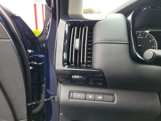 2025 Nissan Pathfinder SV 4WD