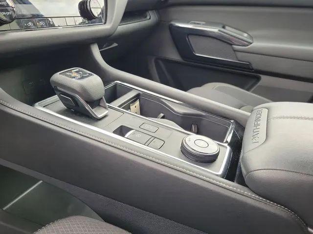 2025 Nissan Pathfinder SV 4WD