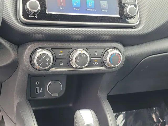 2024 Nissan Kicks S Xtronic CVT