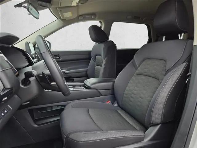 2025 Nissan Pathfinder SV FWD