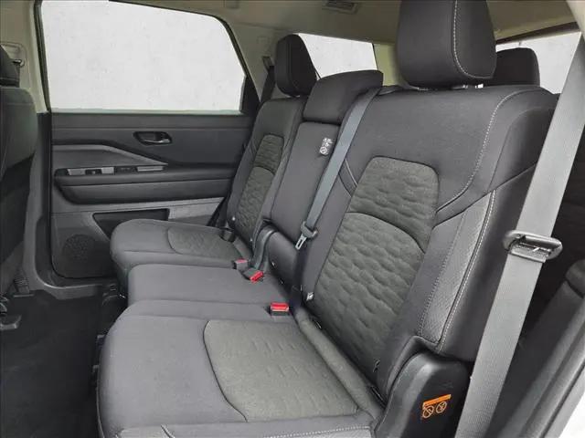 2025 Nissan Pathfinder SV FWD