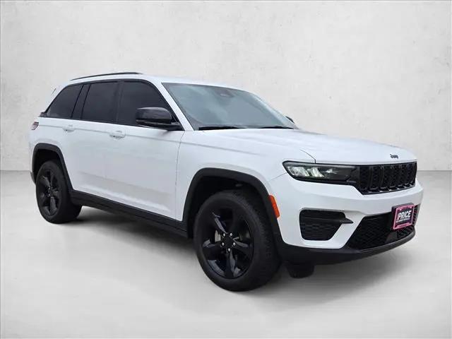 2022 Jeep Grand Cherokee Altitude 4x2