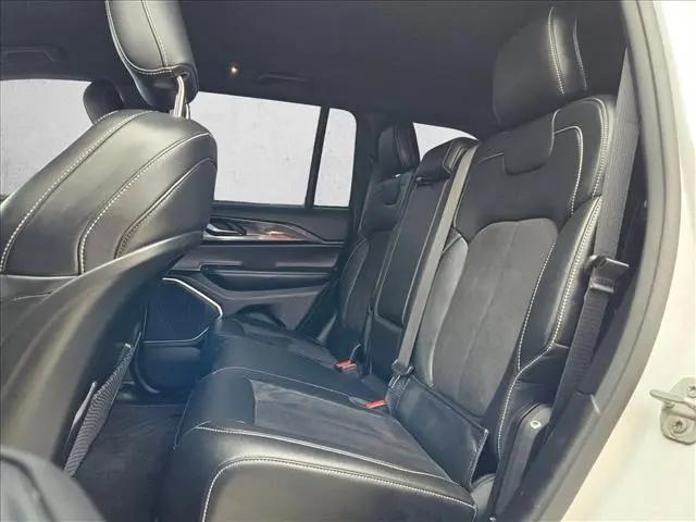 2022 Jeep Grand Cherokee Altitude 4x2